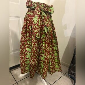 Ankara Fabric (from Nigeria) bought in LA, CA. Light green with deep red. Size M